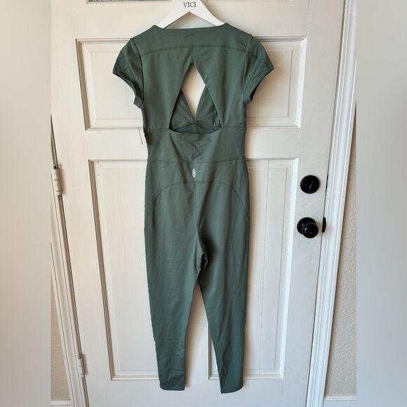 NWT New Wave One-Piece Onesie
FP Movement by Free People Olive Ash - Picture 3 of 5